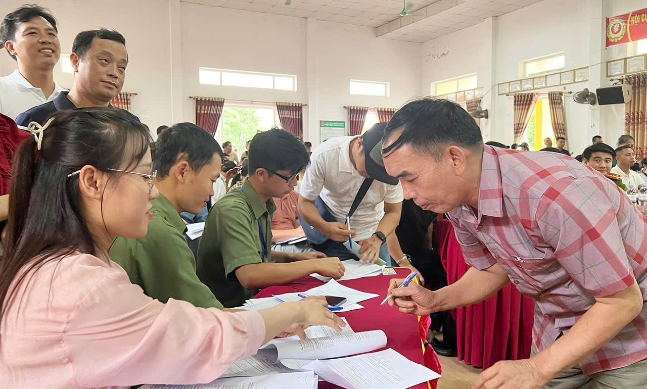 Theo Phụ lục ban hành kèm Nghị quyết số 03/2025/NQ-HĐND tỉnh, các khu quy hoạch đấu giá khai thác quỹ đất có Bảng giá riêng, trong đó có giá khởi điểm hàng năm. Ảnh Nguyễn Hải